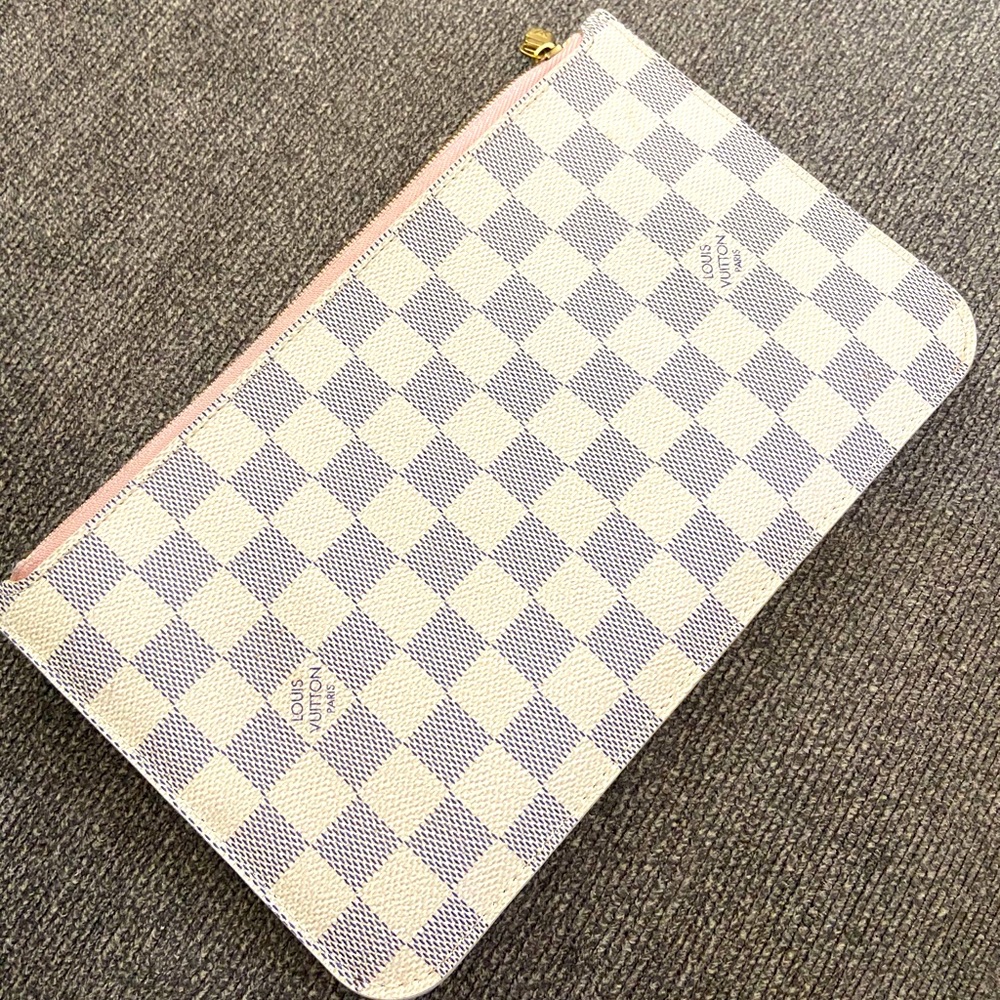Louis Vuitton never full MM damier pouch
